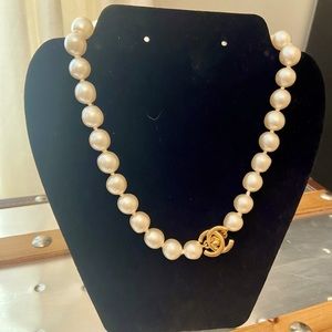 Rare Vintage Chanel 1996 Authentic Necklace 24k Gold plated CC turn lock clasp